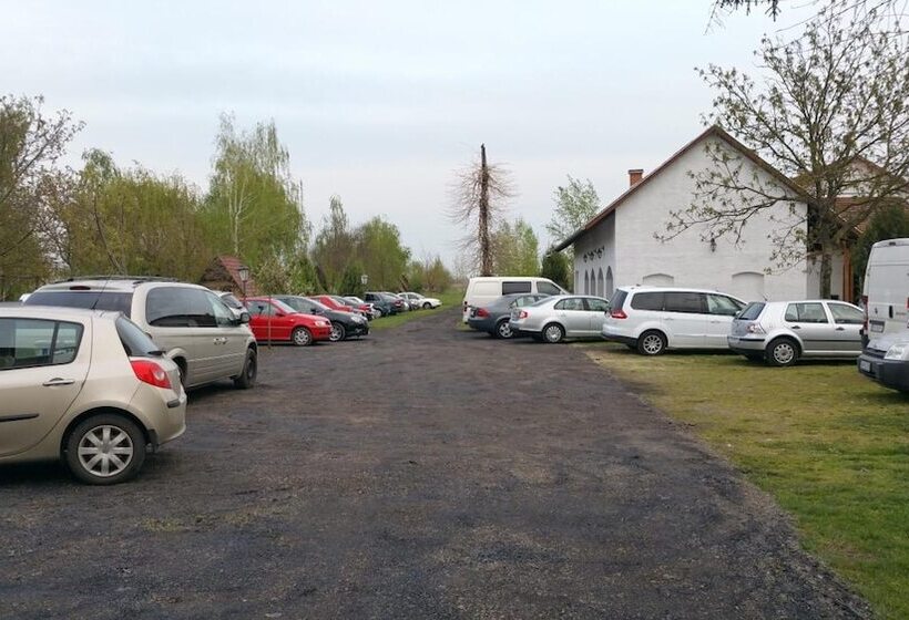 Forró Fogadó & Bauer Bistro