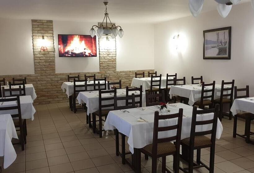 Forró Fogadó & Bauer Bistro