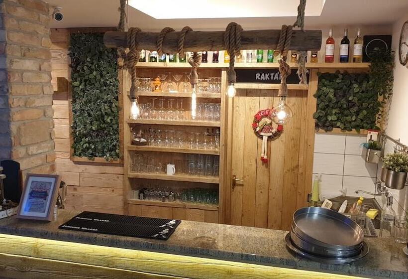 Forró Fogadó & Bauer Bistro