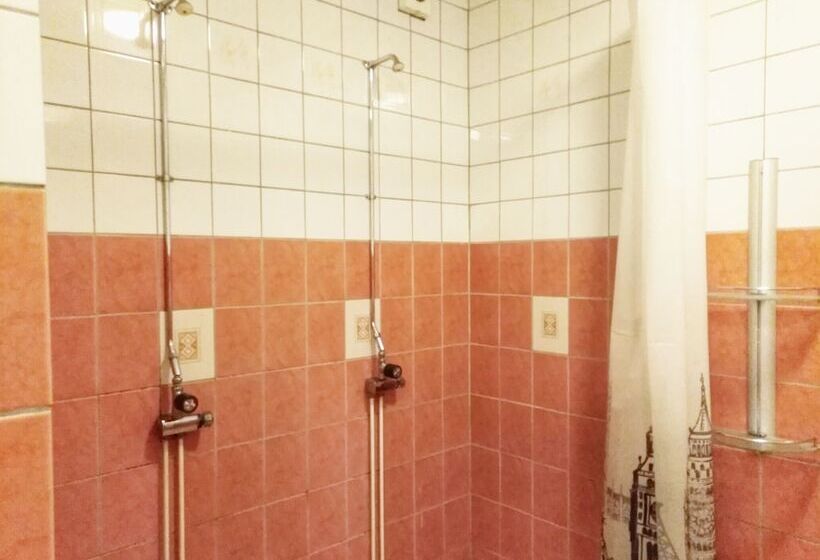 فندق صغير B&b Gillhov & Camping