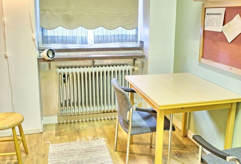 فندق صغير B&b Gillhov & Camping