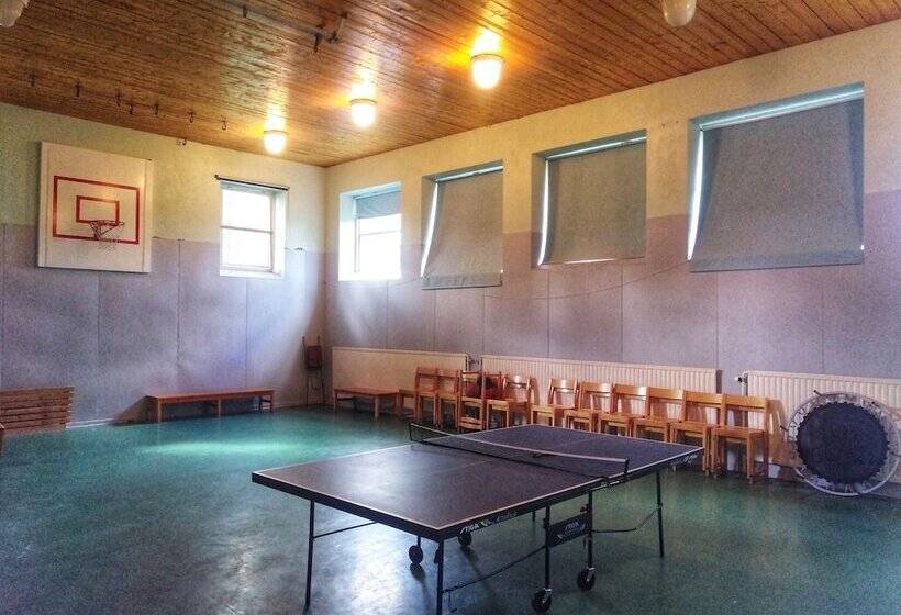 فندق صغير B&b Gillhov & Camping