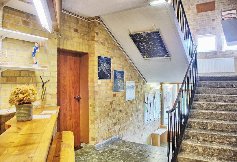فندق صغير B&b Gillhov & Camping