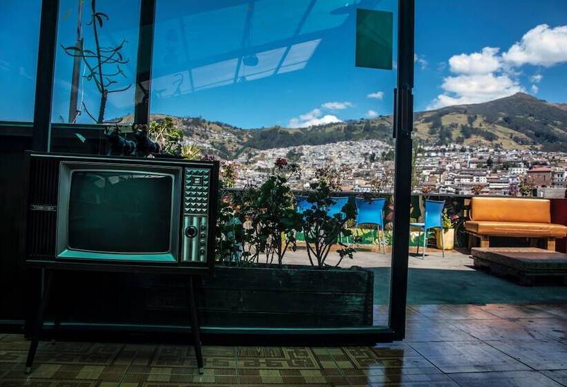 Hostal La Guayunga   Hostel