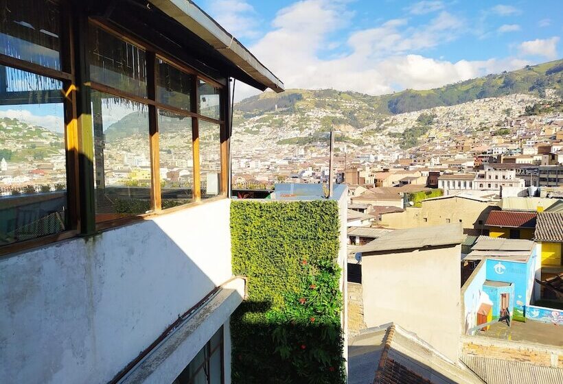 Hostal La Guayunga   Hostel