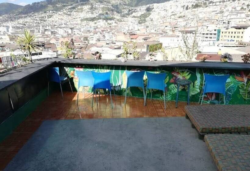 Hostal La Guayunga   Hostel