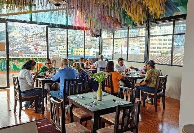 Hostal La Guayunga   Hostel