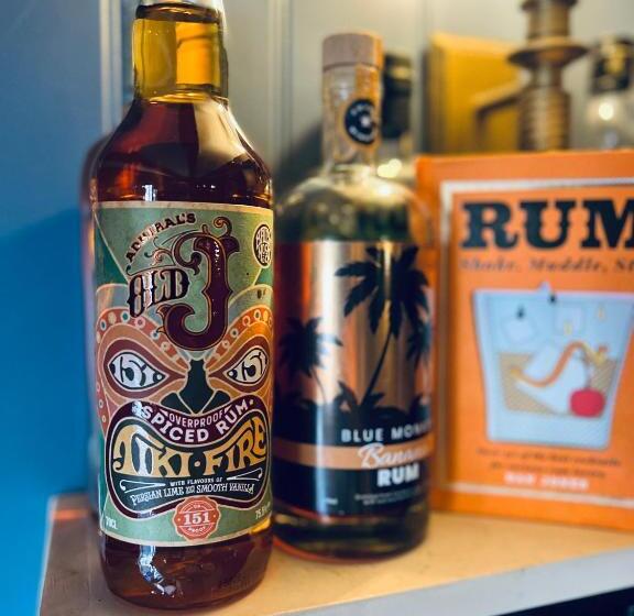 Хостел The Wheatsheaf Pub, Kitchen & Rooms