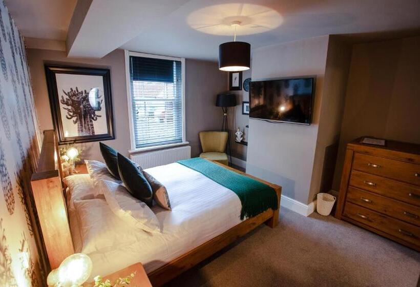 Хостел The Wheatsheaf Pub, Kitchen & Rooms