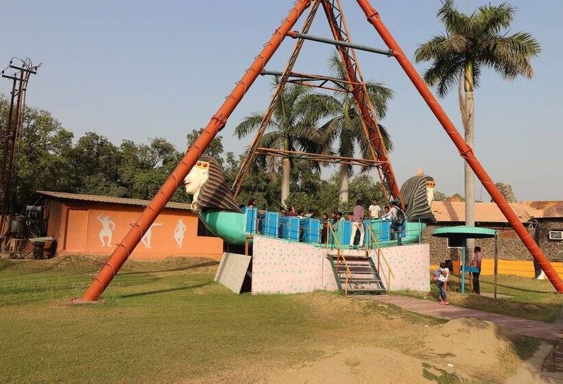 Отель Aamrapaali Water Park By Oyo Rooms