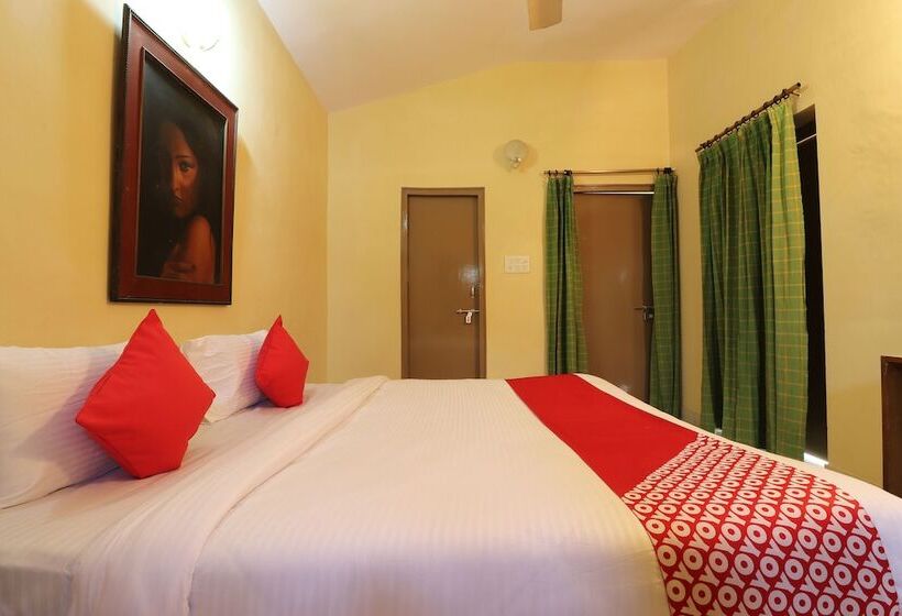 Отель Aamrapaali Water Park By Oyo Rooms