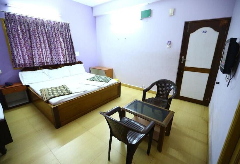 Отель Abirami Residency