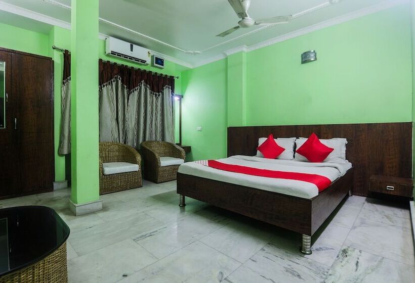 فندق Am Palace By Oyo Rooms