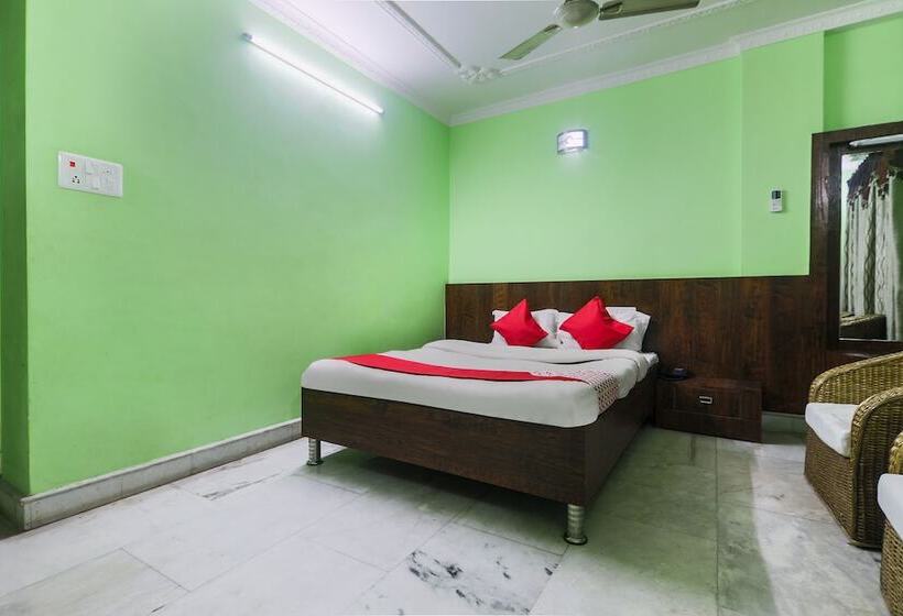 فندق Am Palace By Oyo Rooms