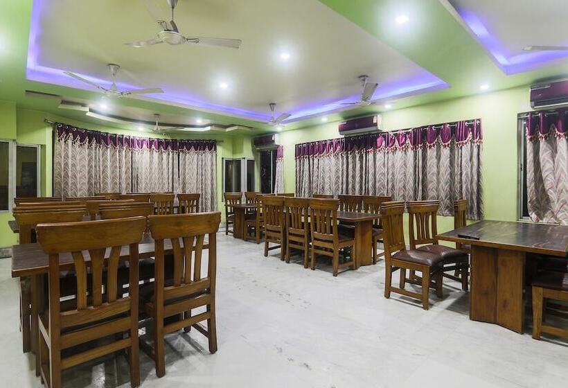 فندق Am Palace By Oyo Rooms