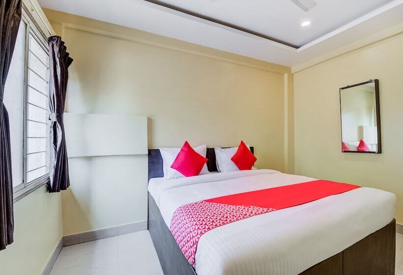 בית מלון כפרי Amrut Executive By Oyo Rooms