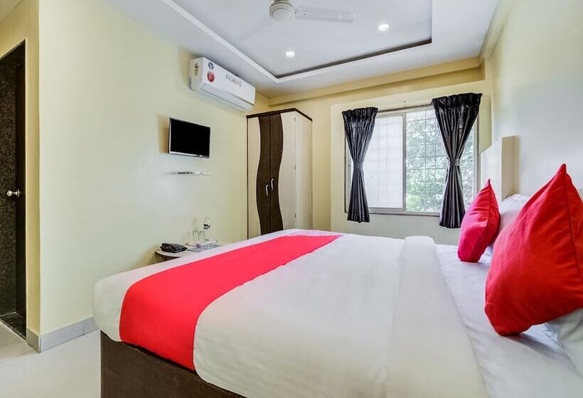 בית מלון כפרי Amrut Executive By Oyo Rooms