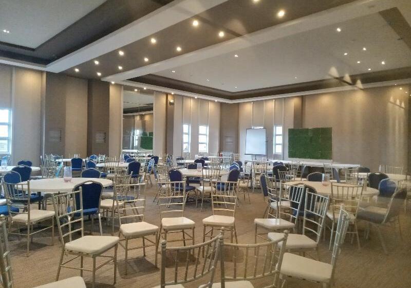 فندق Aquamira Resort & Residence