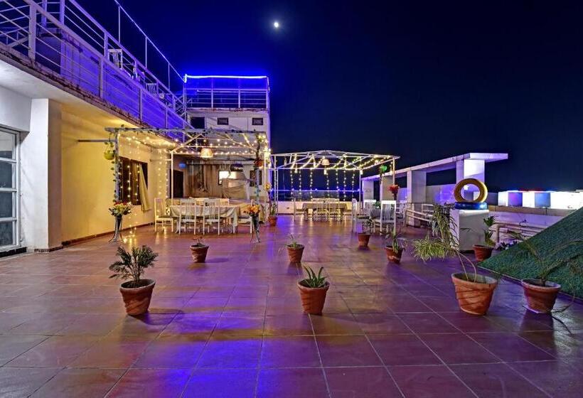 בית מלון כפרי Ardency Inn By Park Tree Udaipur