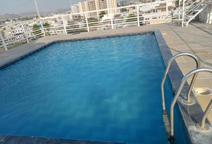 בית מלון כפרי Ardency Inn By Park Tree Udaipur