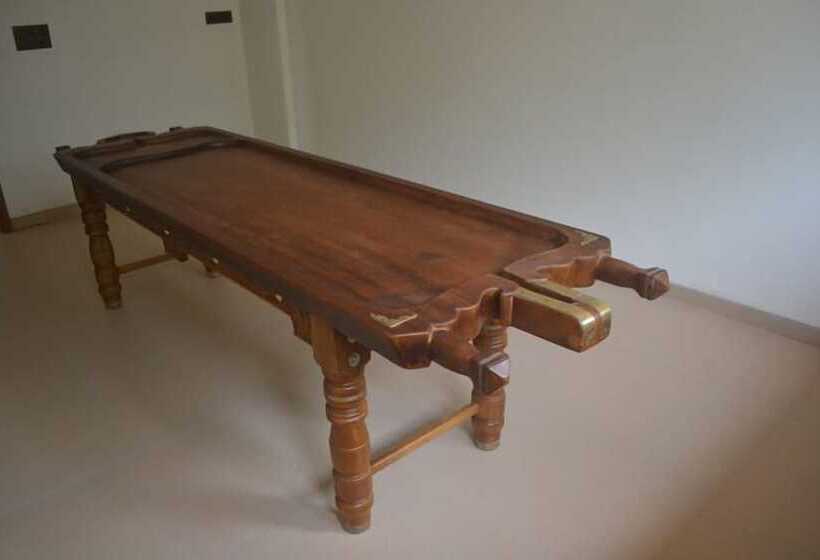 호텔 Ayurvedic Village