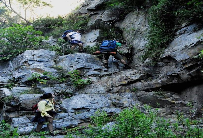 فندق Baviaans Lodge