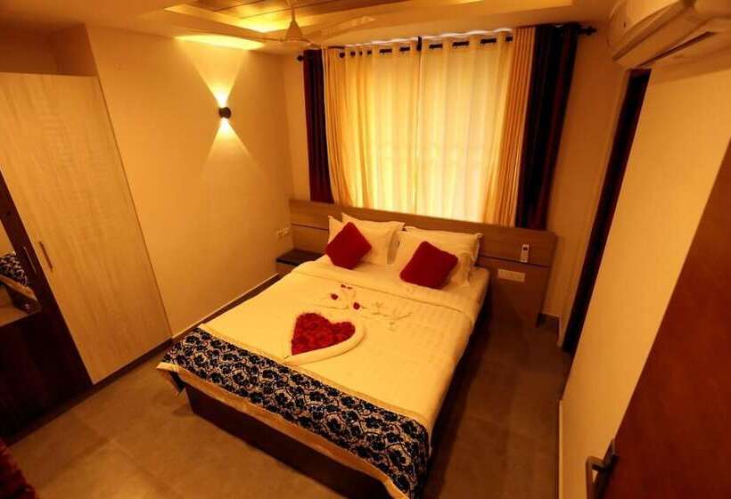 호텔 Bhavanam Regency