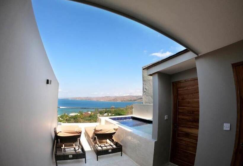 בית מלון כפרי Bukit Pool Suites