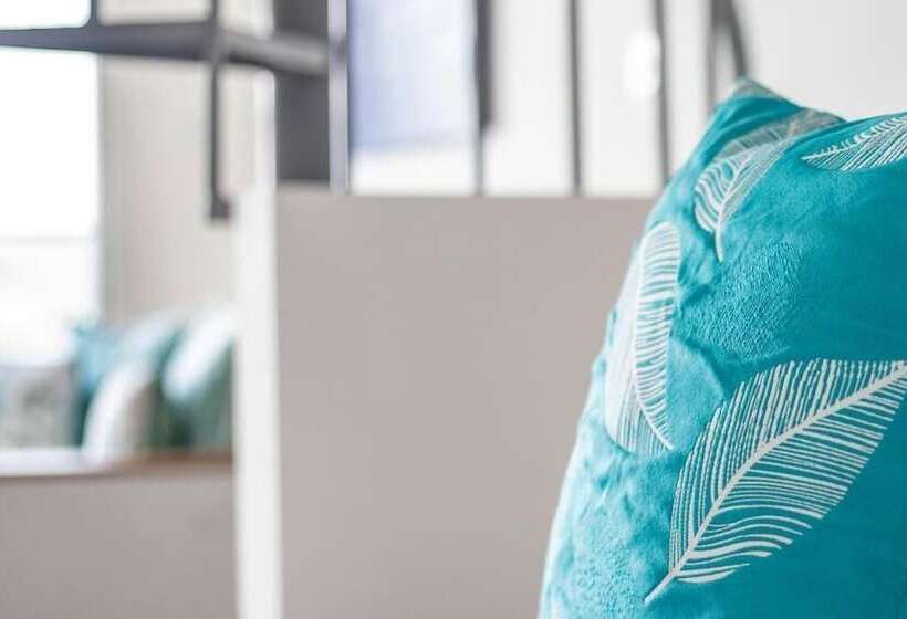 בית מלון כפרי Bukit Pool Suites