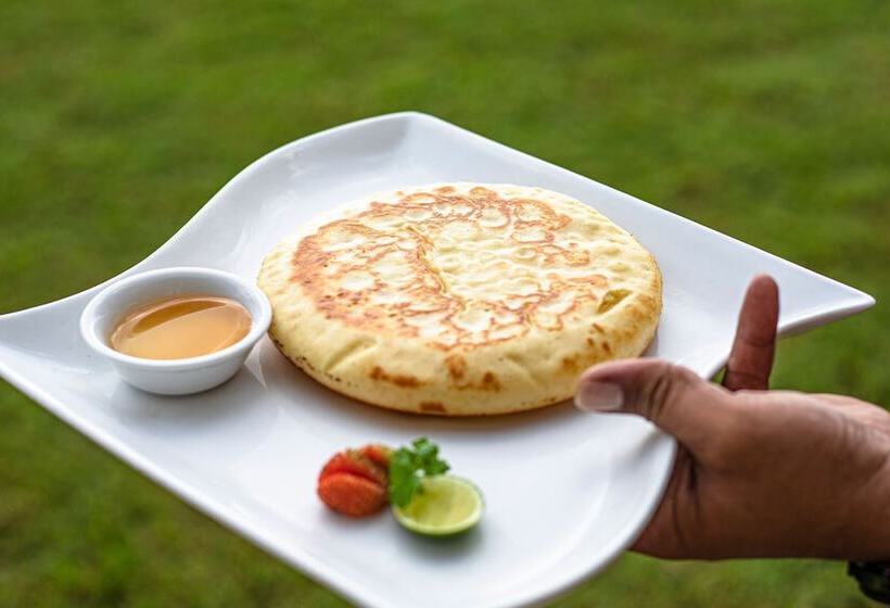 בית מלון כפרי Bukit Pool Suites