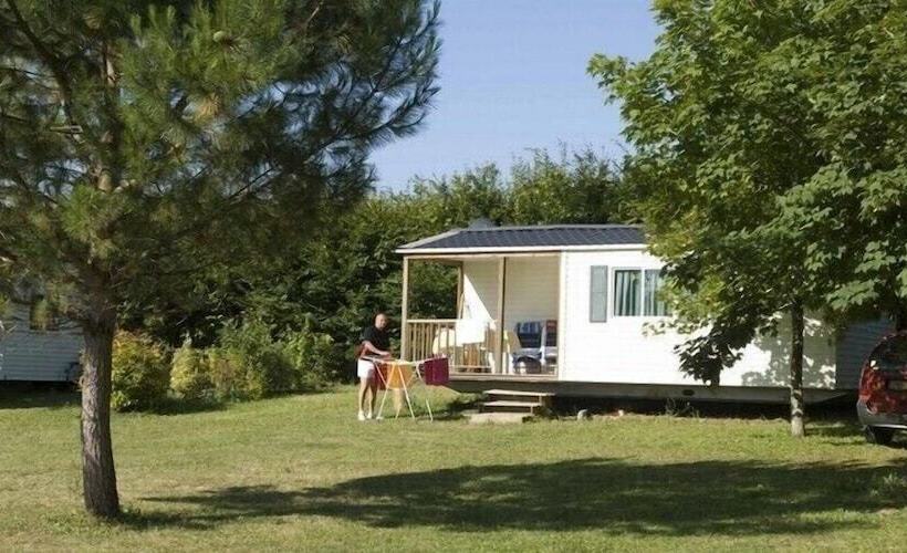 בית מלון כפרי Camping Du Pas Des Biches