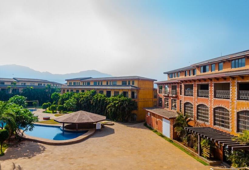 فندق Capital O 35403 Discover Resorts