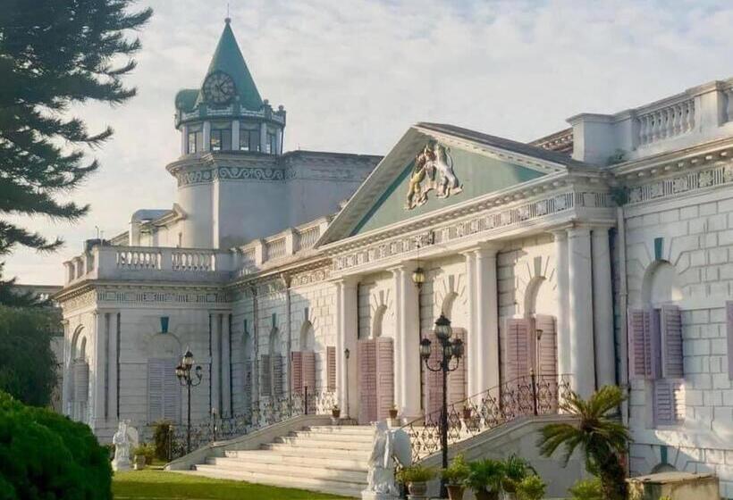 Отель Cossimbazar Palace Of The Roys
