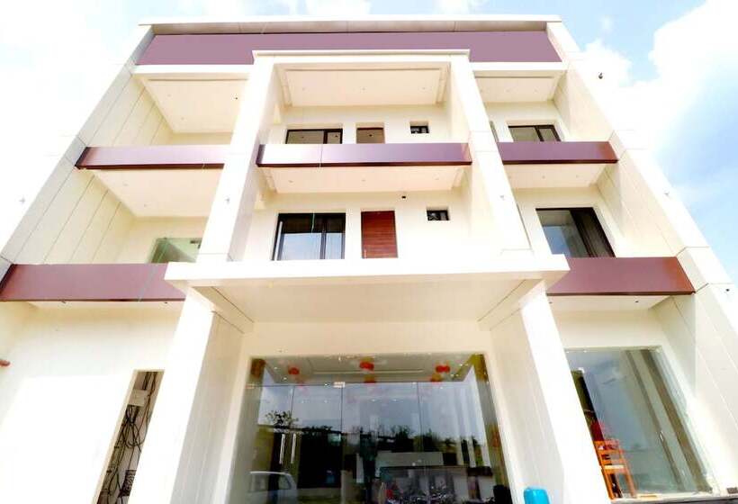 酒店 Dreamland By Oyo Rooms