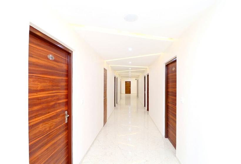 酒店 Dreamland By Oyo Rooms