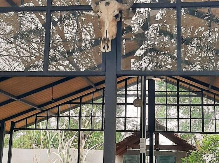 فندق Elephant Lodge