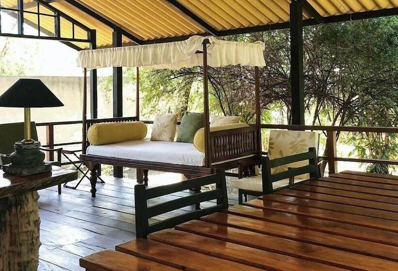 فندق Elephant Lodge