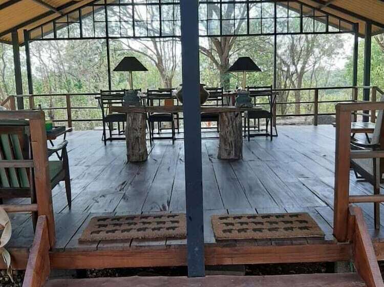 فندق Elephant Lodge