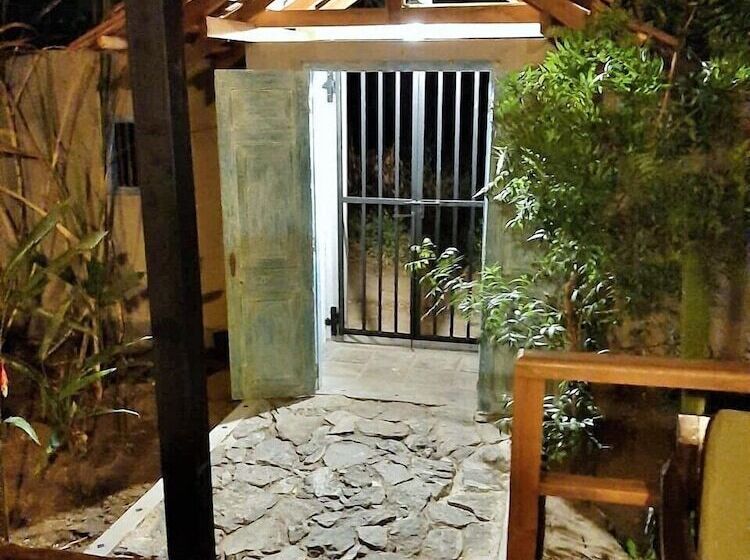 فندق Elephant Lodge