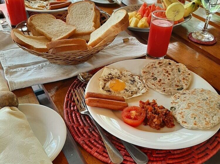 فندق Elephant Lodge