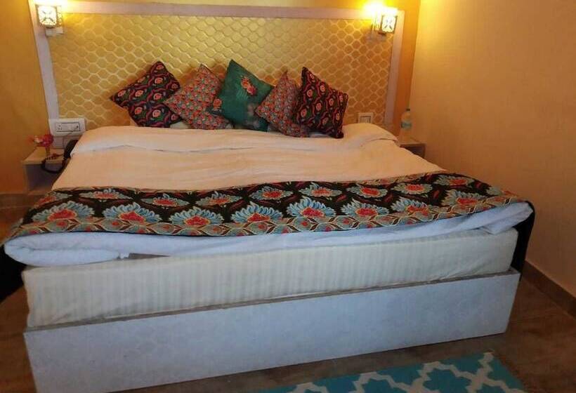 בית מלון כפרי Eriline Resorts