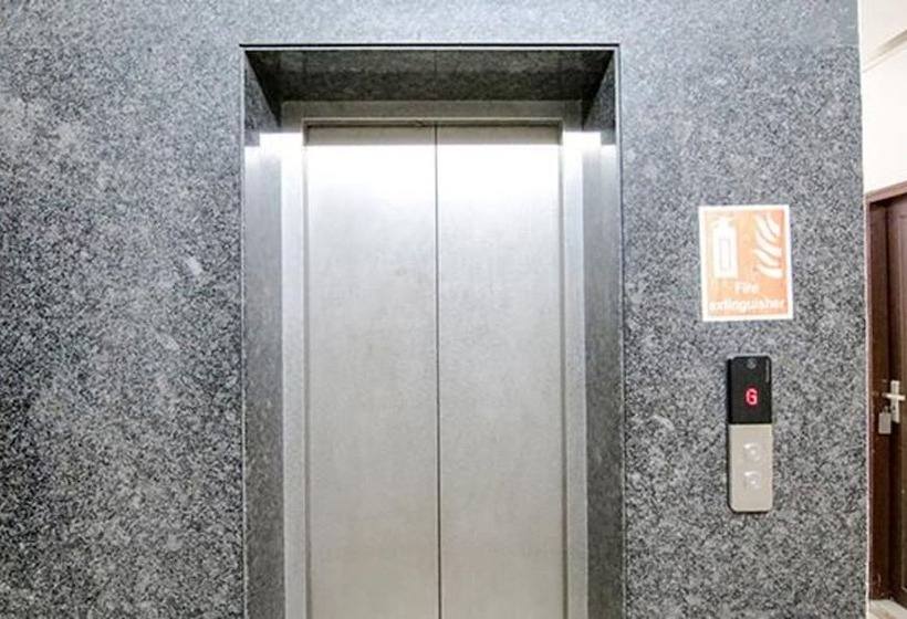 Отель Fabexpress Hc King