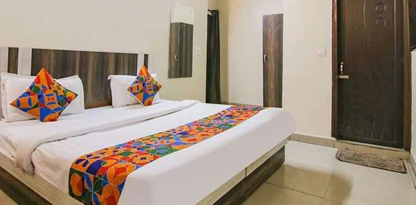 Отель Fabexpress Hc King