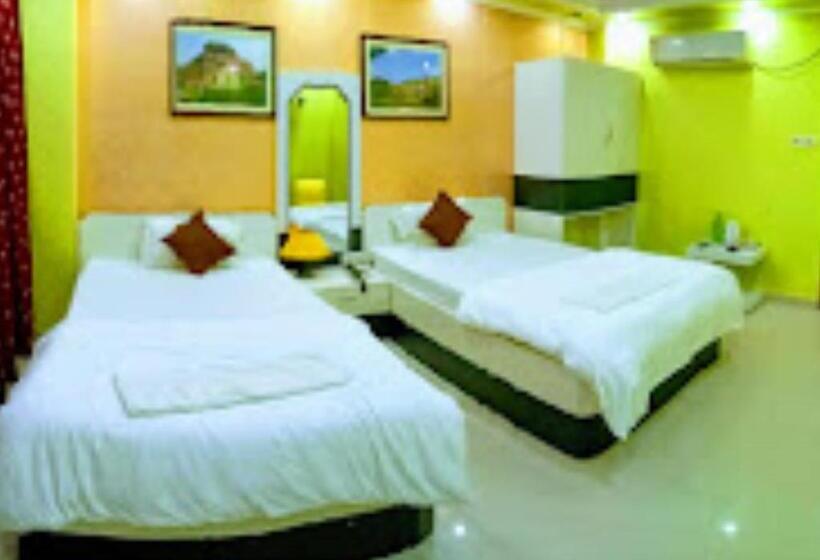 ホテル Gitanjali Malda