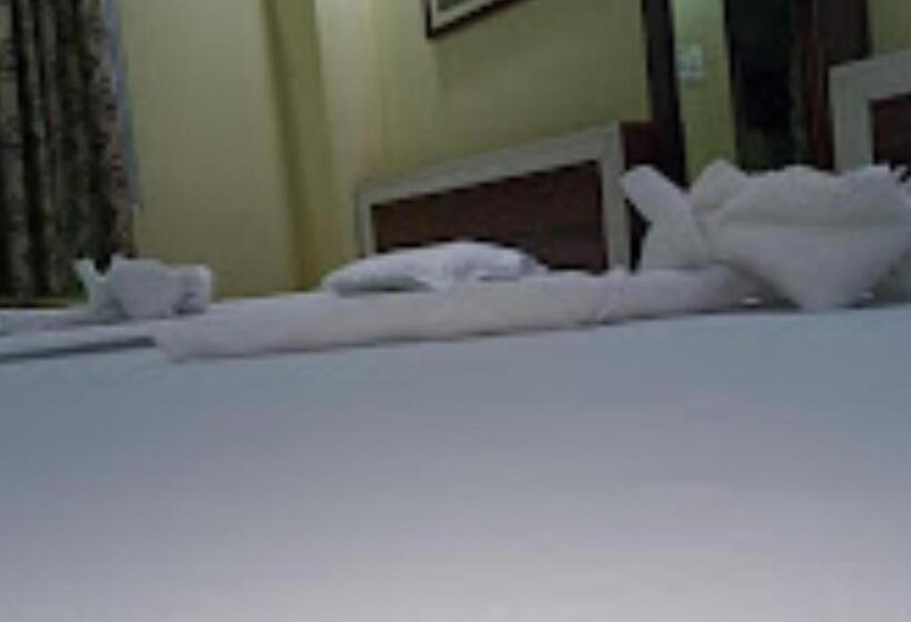 ホテル Gitanjali Malda