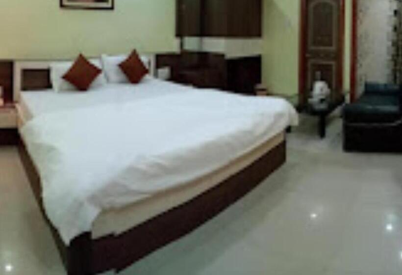 ホテル Gitanjali Malda