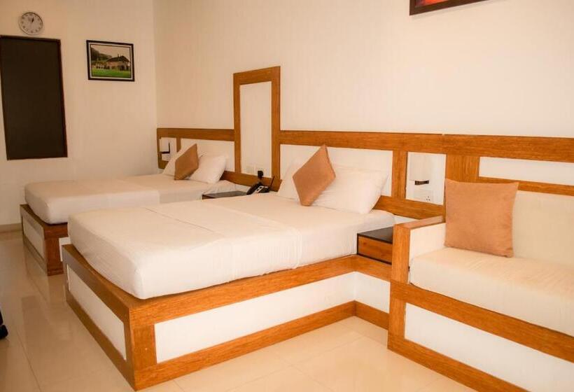 Отель G.m.t.sorabora Village