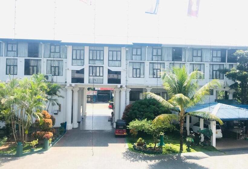 Отель G.m.t.sorabora Village