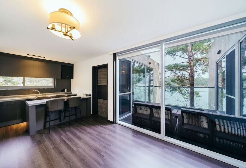 호텔 Goseong Hansan Marina Resort