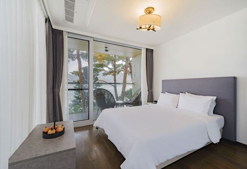 호텔 Goseong Hansan Marina Resort